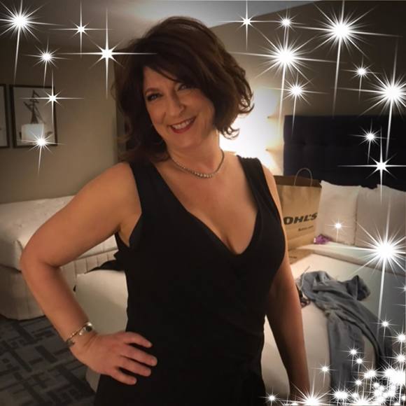 Meet your Posher, Ellen - Picture 1 of 1